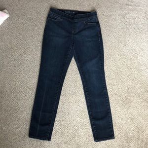 Levi jeans flat waist